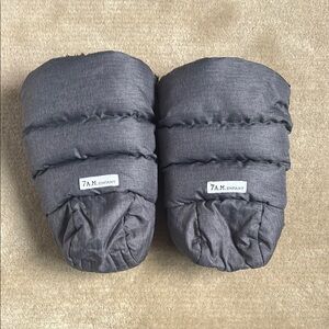 7 A.M. Enfant Gray Handmuffs